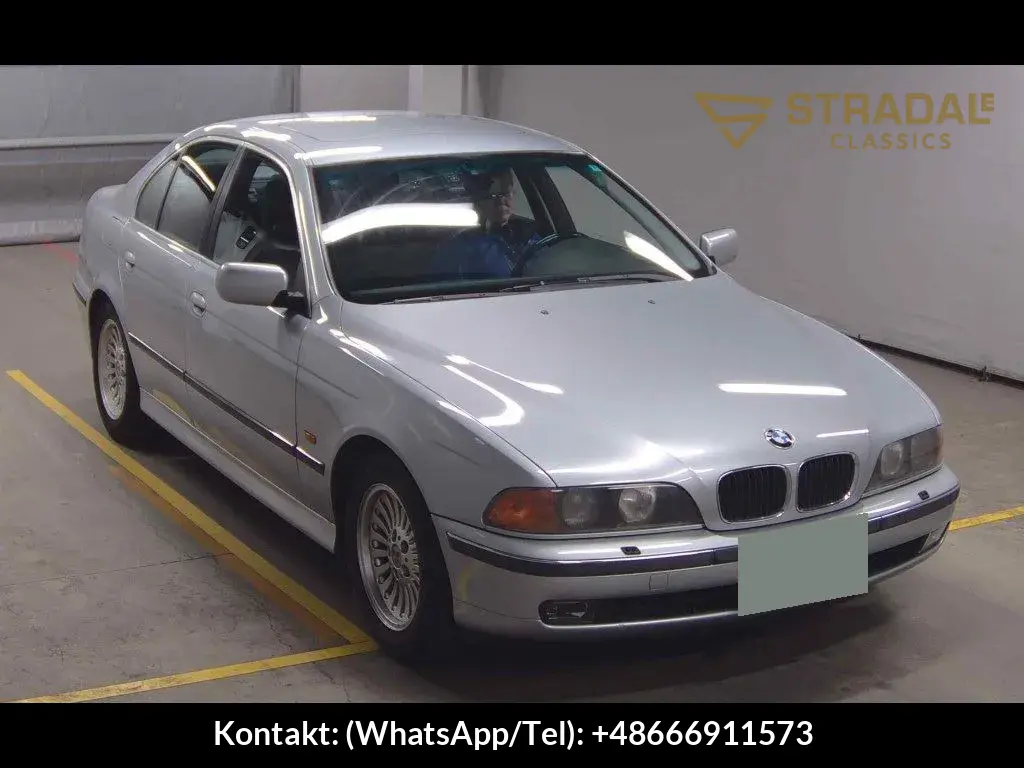 BMW 5 SERIES 4D 528I